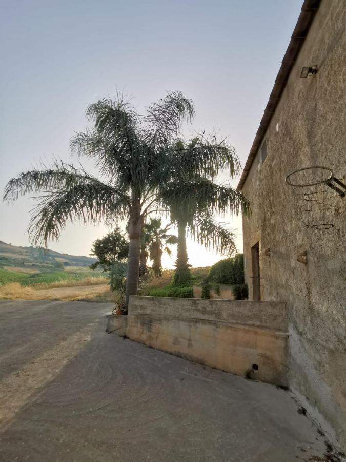 Villa Antico Baglio Siciliano Parecchiata Buseto Superiore Exterior foto